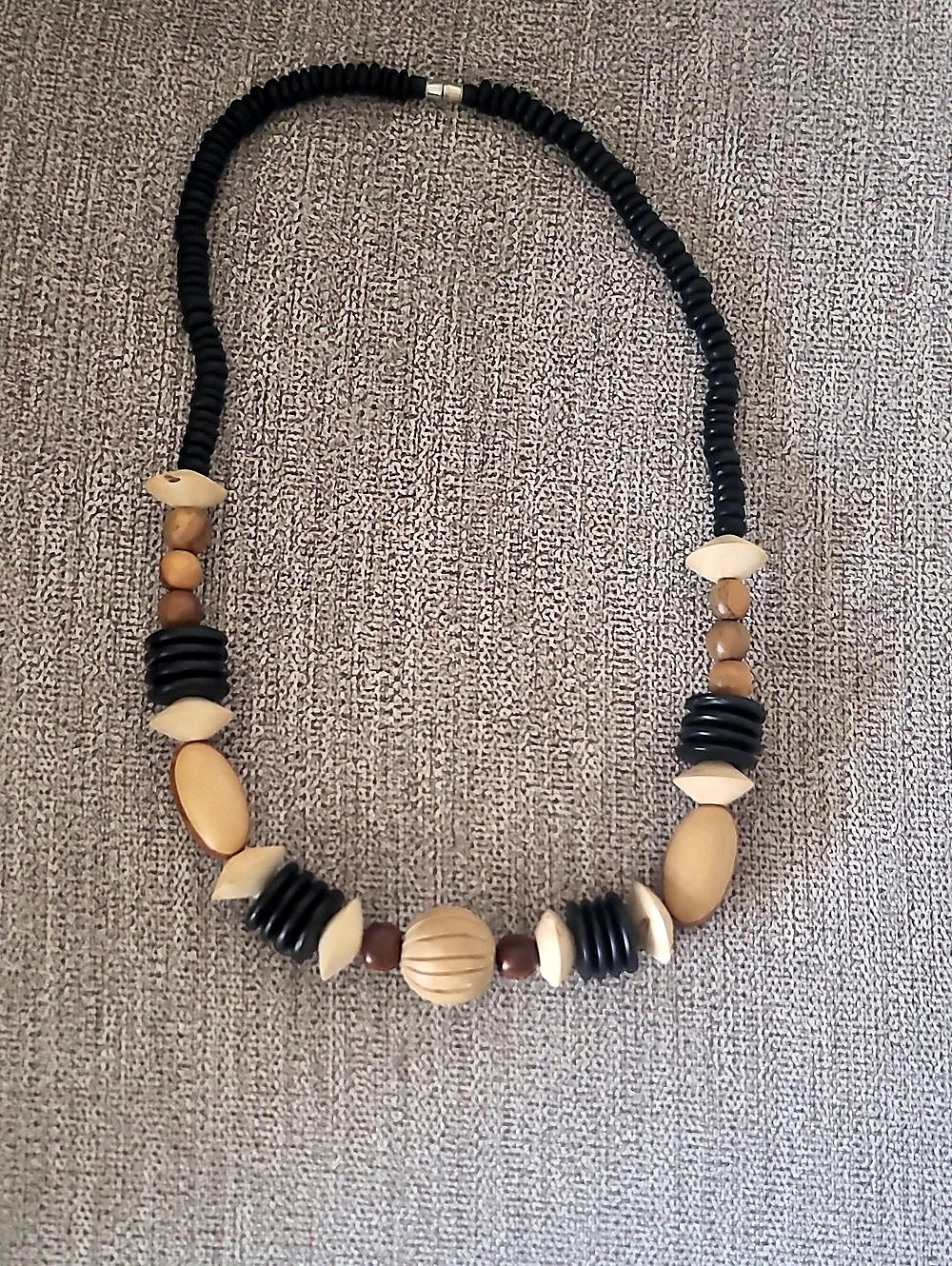 Beaded Necklace in Black & Tan